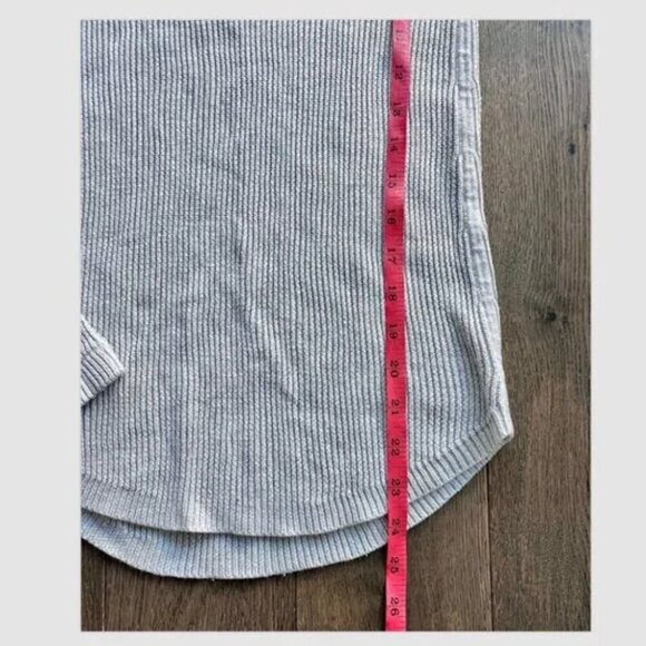 Lululemon Cabin Yogi Knit Sweater Women’s Size 4 Gray Athleisure Activewear - Picture 7 of 7